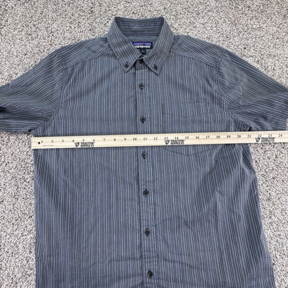 Patagonia Shirt Mens‎ Medium Organic Cotton Short Sleeve Casual Striped Gray - Picture 7 of 7